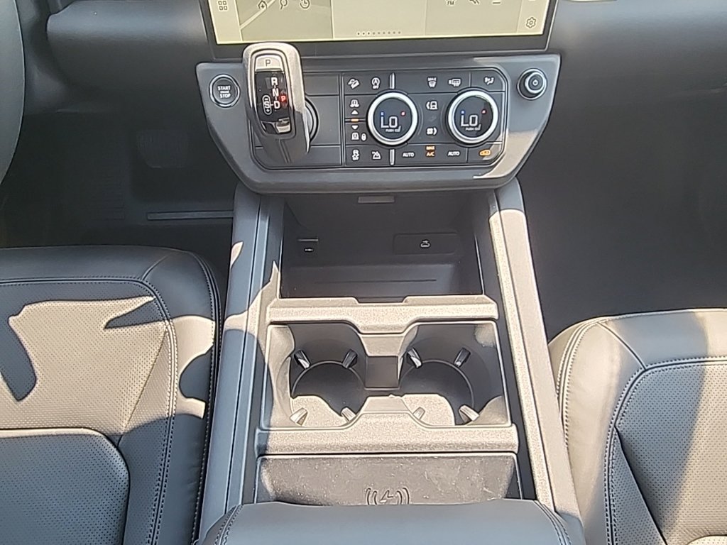 New 2026 Land Rover Defender 110 AWD/4WD image 23
