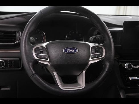 Certified 2023 Ford Explorer Limited w/ Equipment Group 301A AWD/4WD image 8