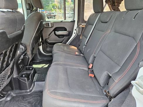 Used 2021 Jeep Wrangler Unlimited Rubicon AWD/4WD image 6