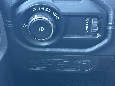 Used 2025 Jeep Wrangler Unlimited Rubicon w/ Convenience Group image 30