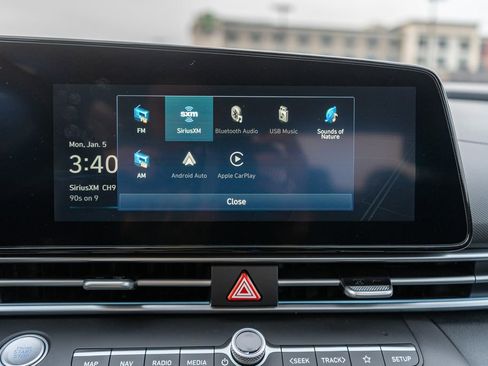 New 2025 Hyundai Elantra Limited image 33