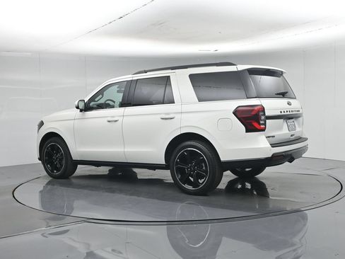 Used 2023 Ford Expedition Limited AWD/4WD image 6