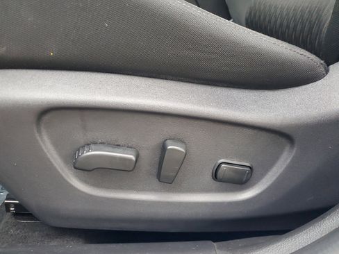 Certified 2019 Nissan Rogue SV image 16