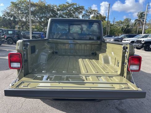New 2026 Jeep Gladiator Sport AWD/4WD image 30