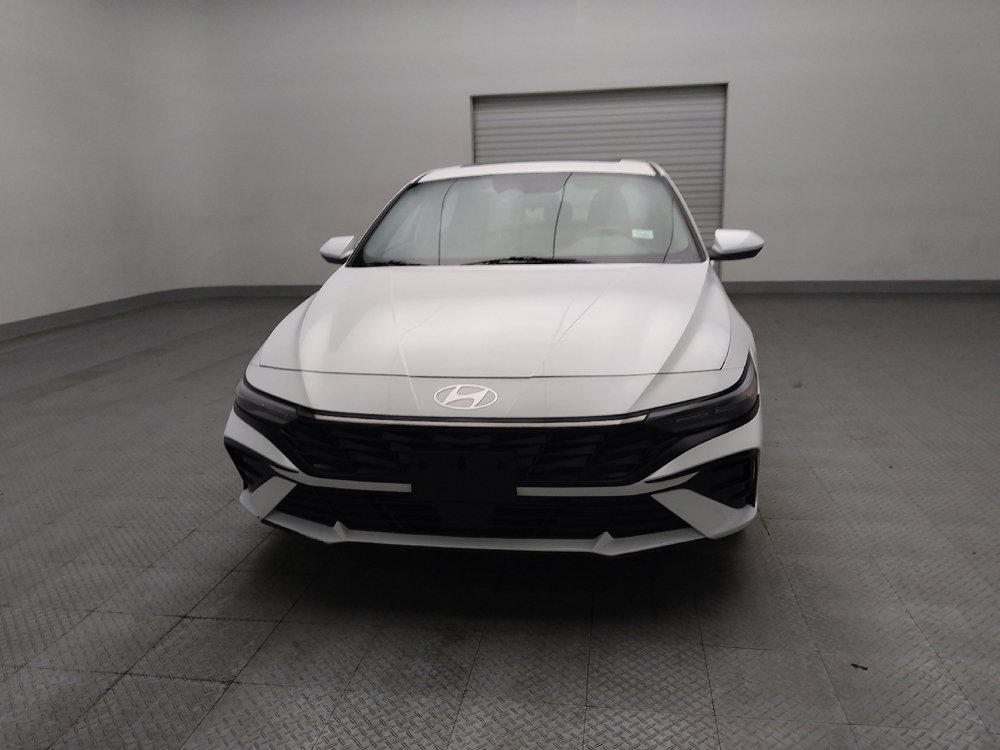 Used 2025 Hyundai Elantra SEL FWD image 15