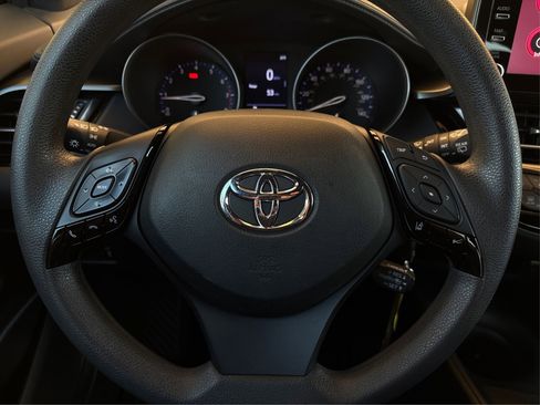 Used 2019 Toyota C-HR Limited image 19