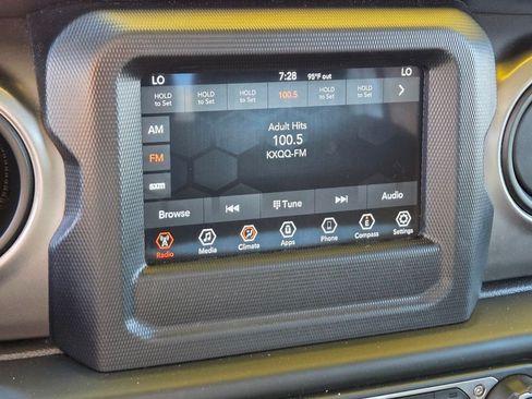 Used 2020 Jeep Gladiator Sport w/ Quick Order Package 24S AWD/4WD image 27