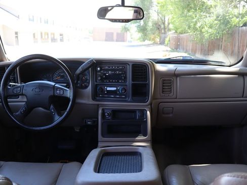 Used 2006 Chevrolet Silverado 2500 LT w/ Onstar Plus Package AWD/4WD image 15