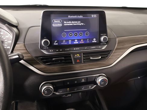 Used 2023 Nissan Altima 2.5 SV image 5