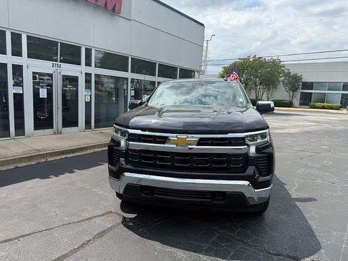 Used 2023 Chevrolet Silverado 1500 LT AWD/4WD image 7