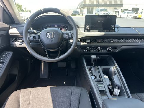 Used 2025 Honda Accord SE image 15