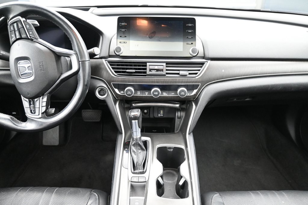 Used 2018 Honda Accord Touring image 24