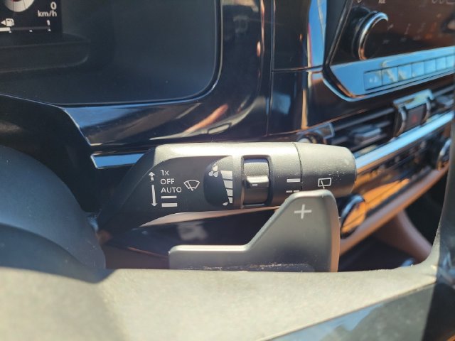 Used 2023 Nissan Pathfinder Platinum AWD/4WD image 25