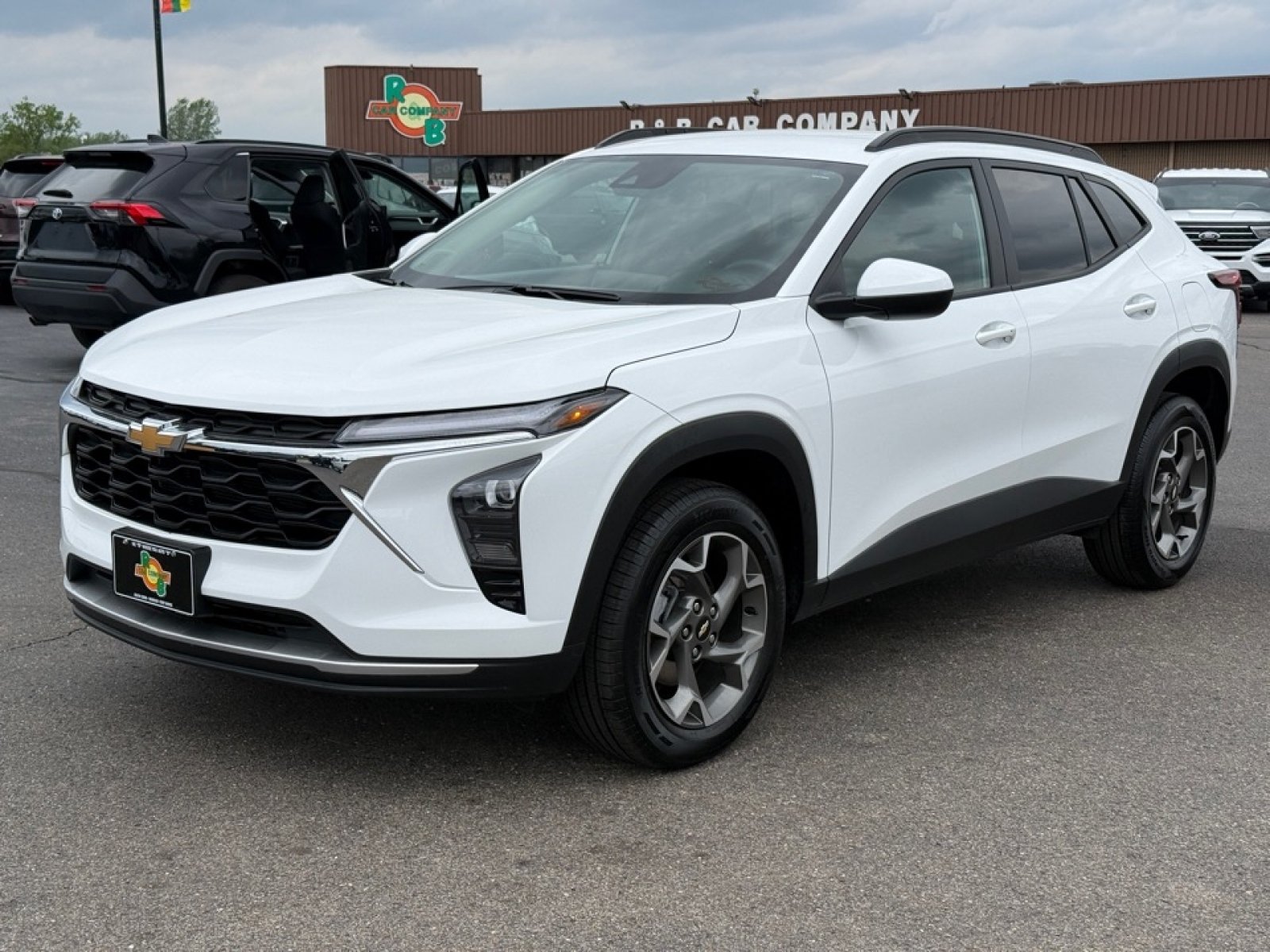 Used 2025 Chevrolet Trax LT w/ LT Convenience Package FWD image 4