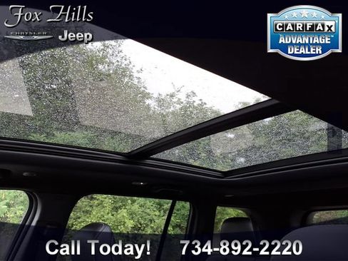Used 2024 Jeep Grand Cherokee Limited AWD/4WD image 16