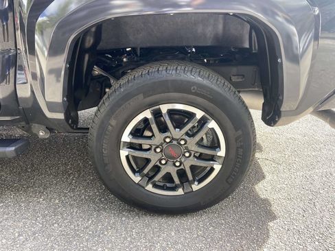 Used 2025 Toyota Tacoma TRD Sport RWD image 8