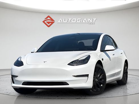 Used 2023 Tesla Model 3 Standard Range RWD image 1