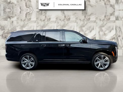 Used 2026 Cadillac Escalade ESV Platinum Sport AWD/4WD image 8