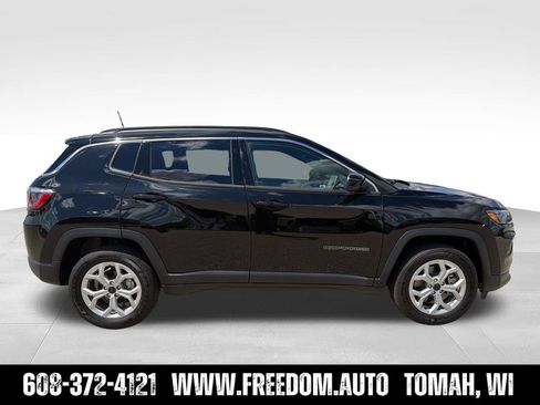 Used 2026 Jeep Compass Latitude AWD/4WD image 6