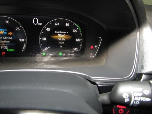 Certified 2025 Honda Civic Sport Touring image 4