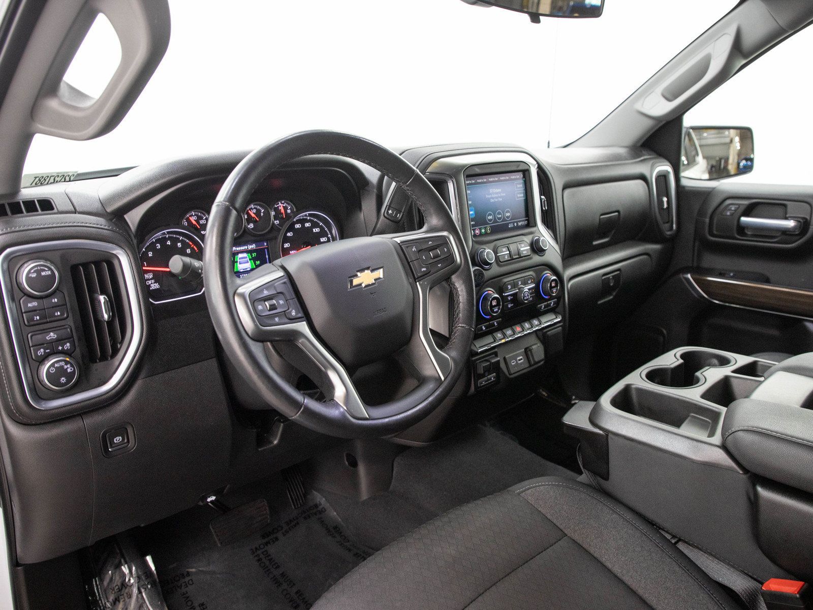 Used 2021 Chevrolet Silverado 1500 LT AWD/4WD image 24