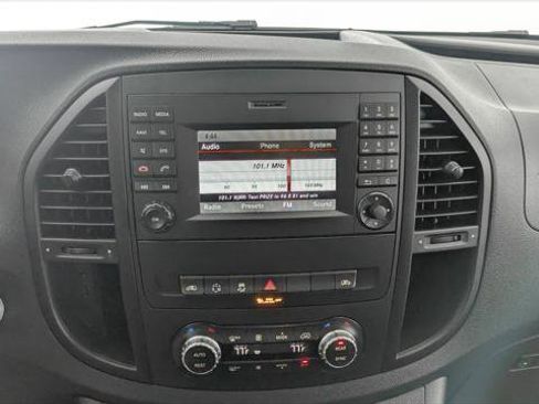 Used 2016 Mercedes-Benz Metris Passenger w/ Premium Appearance Package image 26