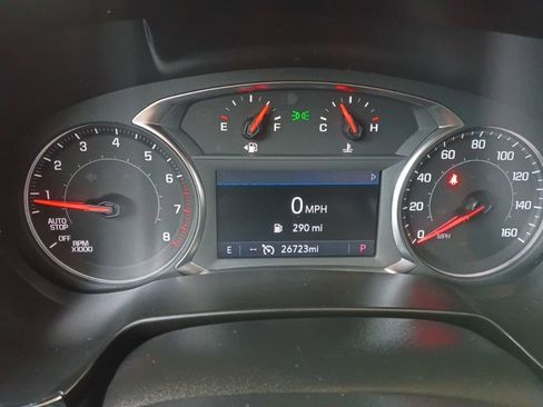 Used 2025 Chevrolet Blazer LT image 2