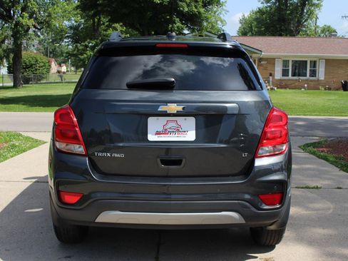Used 2018 Chevrolet Trax LT w/ Sun & Sound Package AWD/4WD image 8