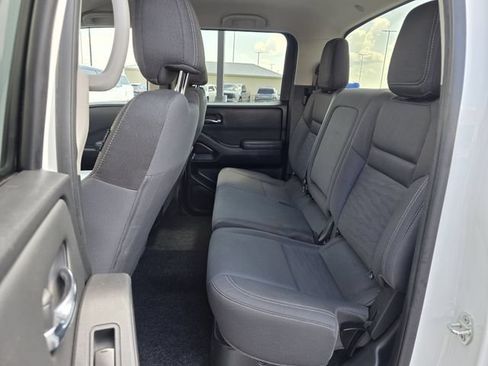 Used 2023 Nissan Frontier SV w/ Technology Package RWD image 17