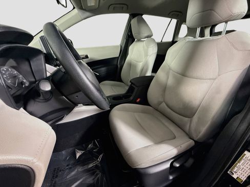 Used 2024 Toyota Corolla Cross L FWD image 22
