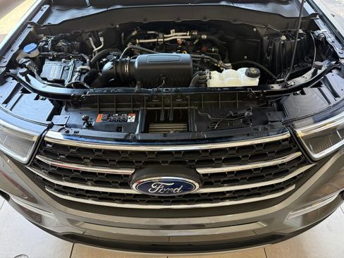 Used 2022 Ford Explorer XLT w/ Equipment Group 202A AWD/4WD image 38