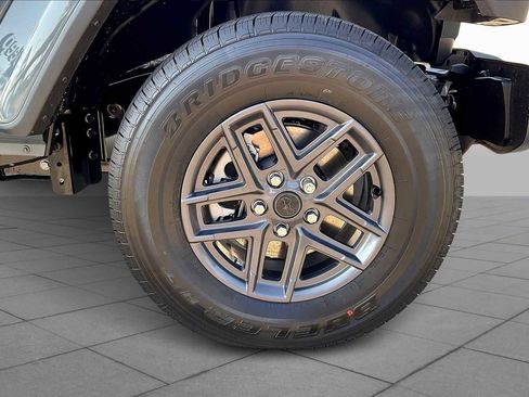 New 2025 Jeep Gladiator Sport image 11