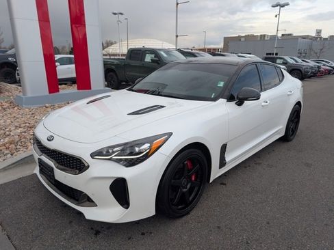 Used 2019 Kia Stinger GT image 2