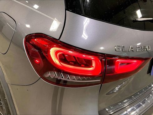 Used 2021 Mercedes-Benz GLA 250 4MATIC image 23