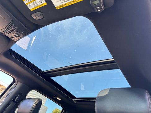 Used 2022 Ford F350 Platinum w/ FX4 Off-Road Package image 32