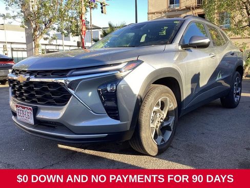 Used 2025 Chevrolet Trax LT w/ LT Convenience Package FWD image 1