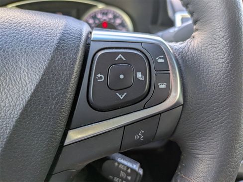 Used 2015 Toyota Camry XLE image 25