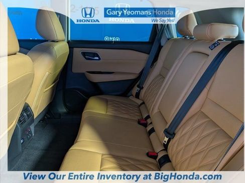 Used 2023 Nissan Rogue Platinum w/ Platinum Premium Package FWD image 18