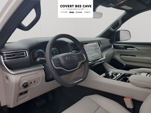 New 2026 Jeep Grand Wagoneer L 2WD image 31