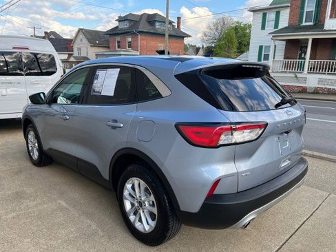Used 2022 Ford Escape SE AWD/4WD image 2