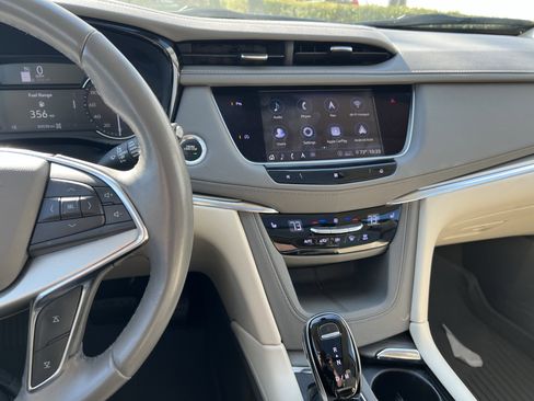 Used 2020 Cadillac XT5 Premium Luxury image 31