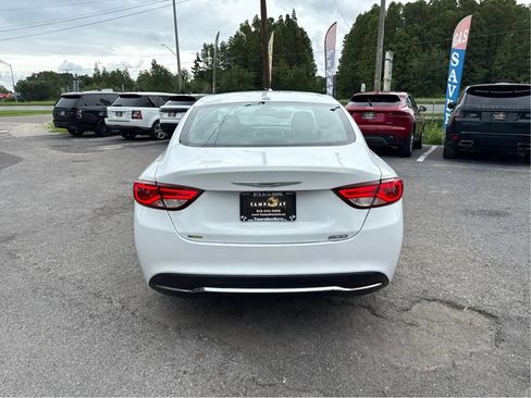 Used 2015 Chrysler 200 Limited w/ Convenience Group FWD image 6
