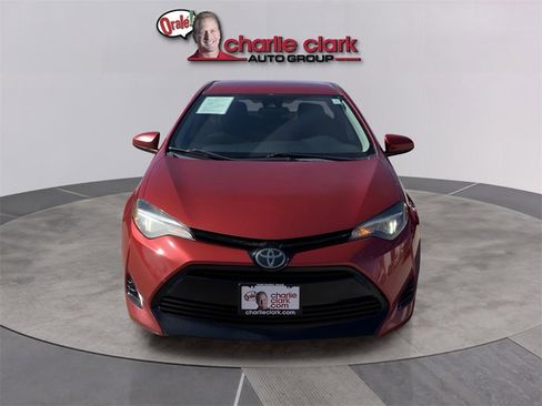 Used 2018 Toyota Corolla LE image 9