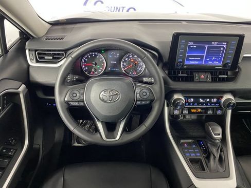 Used 2021 Toyota RAV4 XLE Premium AWD/4WD image 17