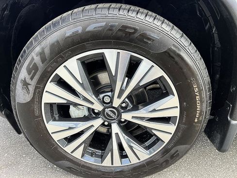 Certified 2023 Nissan Rogue SV w/ SV Premium B Package FWD image 10