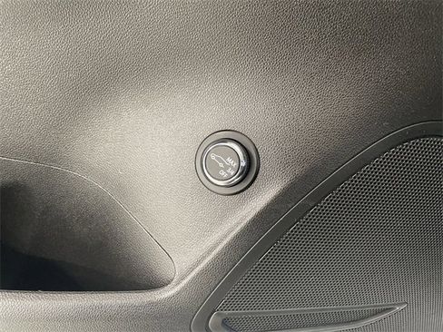 Certified 2023 Buick Envision Essence w/ Sport Touring Package image 24