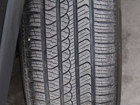 Used 2021 Jeep Grand Cherokee Laredo X image 15