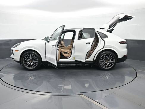Certified 2021 Porsche Cayenne Coupe AWD/4WD image 30