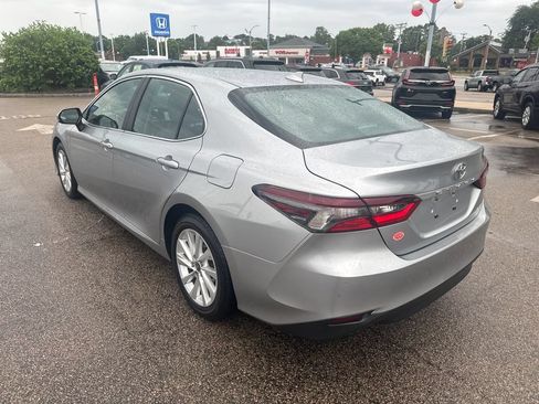 Used 2024 Toyota Camry LE FWD image 5