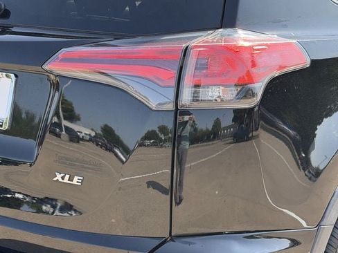 Used 2017 Toyota RAV4 XLE FWD image 7